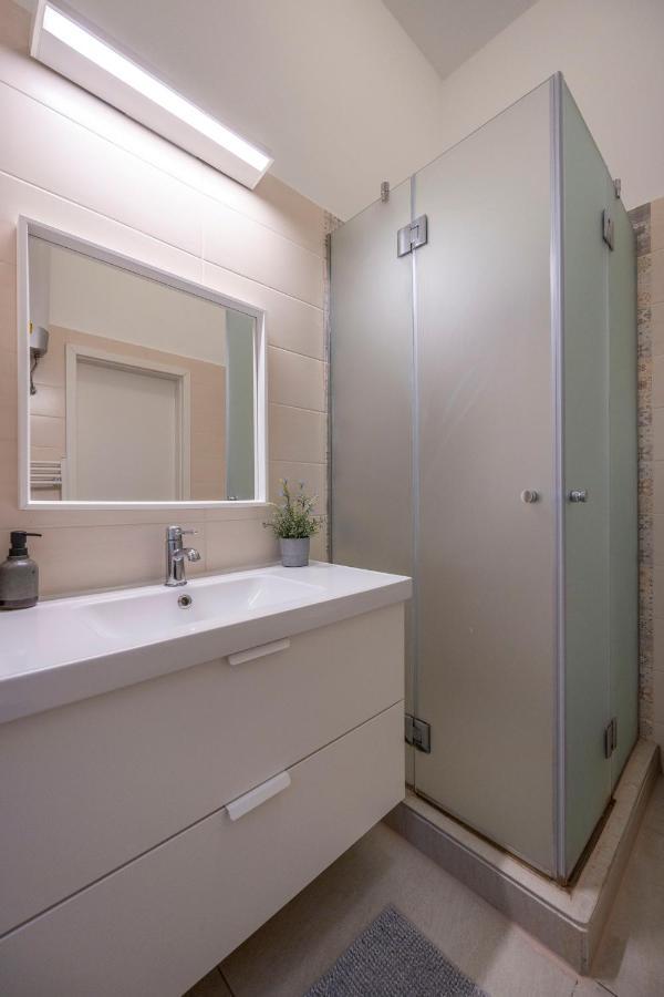Central Grand Apartment With 5Bedrm 2Bathroom Budapest Exterior photo