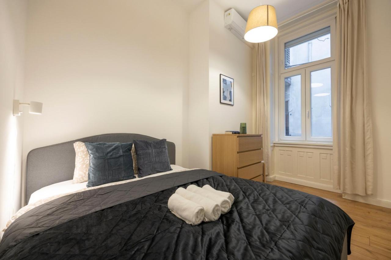 Central Grand Apartment With 5Bedrm 2Bathroom Budapest Exterior photo
